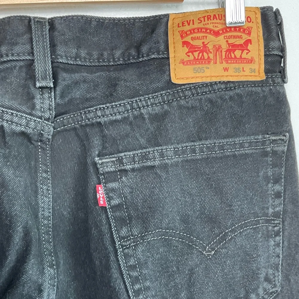 Levi's 505 distressed jeans‎